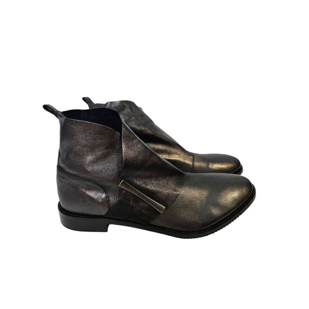 Johnson & Murphy pewter colored  leather booties. Size 9.5.